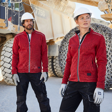 James & Nicholson: Qualità e Funzionalità per le Tue Divise