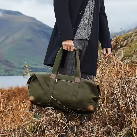 Quadra: Design e Funzionalità per i Tuoi Accessori