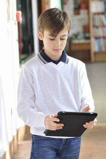 Pullover bambino collo V 