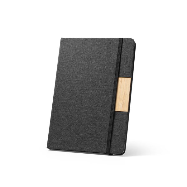 MÁRQUEZ. Taccuino formato A5 con copertina rigida realizzata al 100% in tessuto PET riciclato e pagine a righe in carta riciclata - 103 - Nero