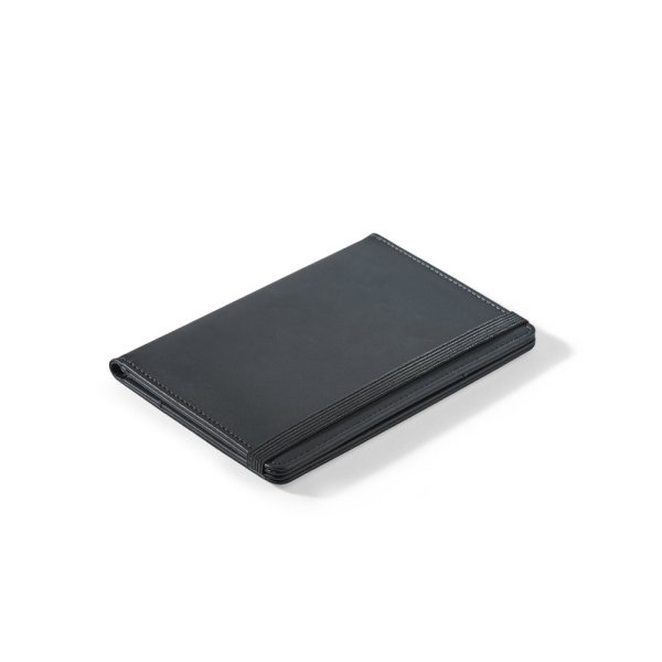 BRAM. Porta passaporto in PU con chiusura elastica e molteplici tasche - 103 - Nero